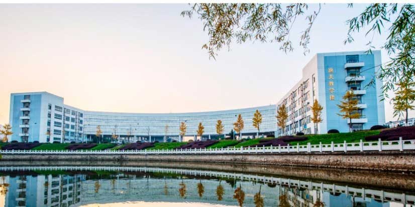 Huzhou Tıp Üniversitesi Bahman Girişi Ön Tıp Programı 2026